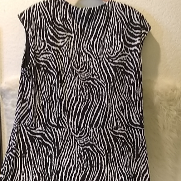 🦓Glamour Dress Zebra Print - Picture 6 of 6